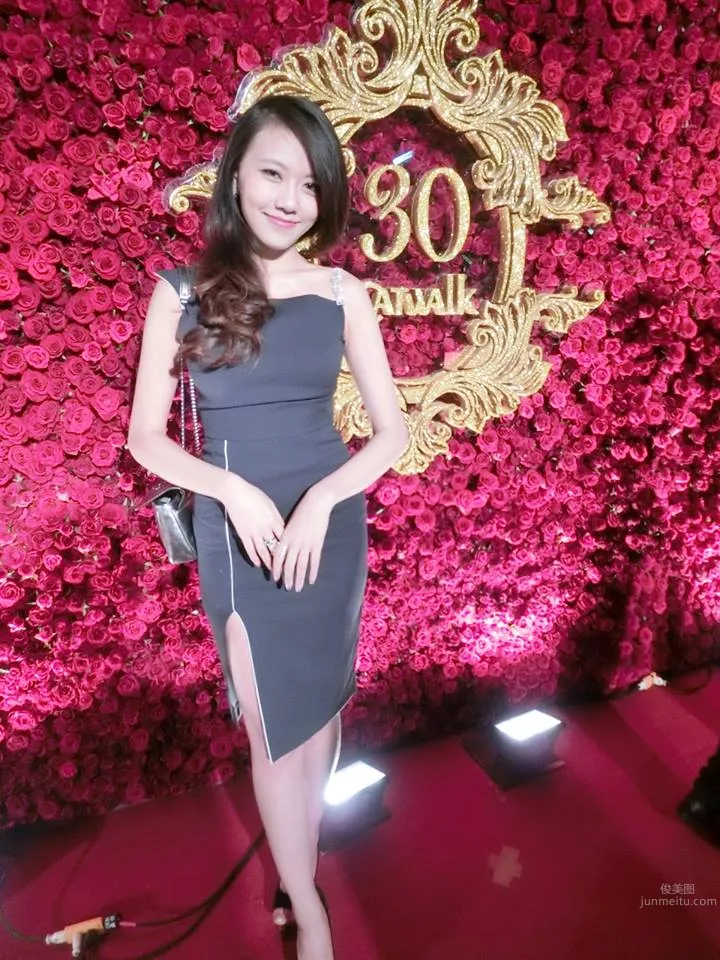 周巧韻-長發飄逸 妩媚朦胧美自拍照 4