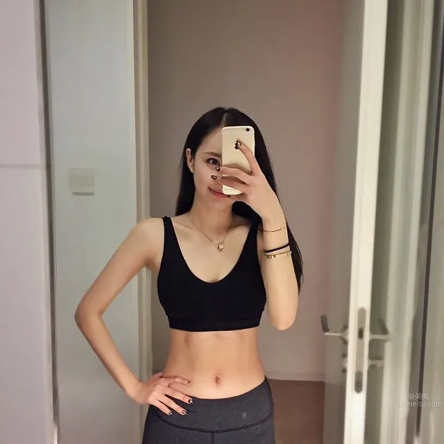 Misselvayy- 令人羨慕E奶翹臀白皙美腿正妹 24