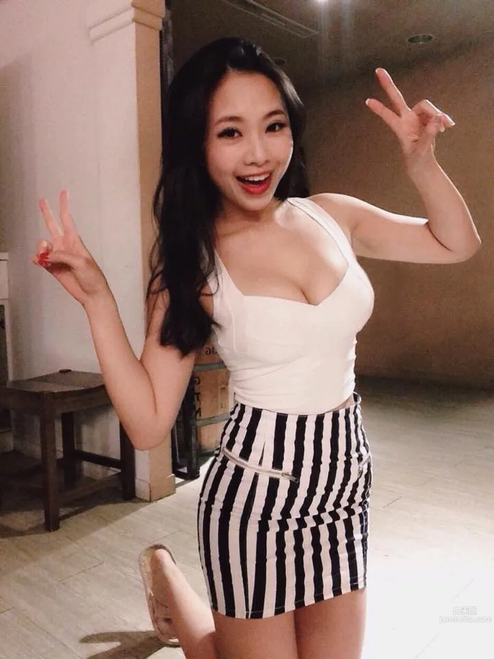 蔡昀潔(蔡昀潔)- 辣妹愛運動深邃事業線令人臉紅心跳 9