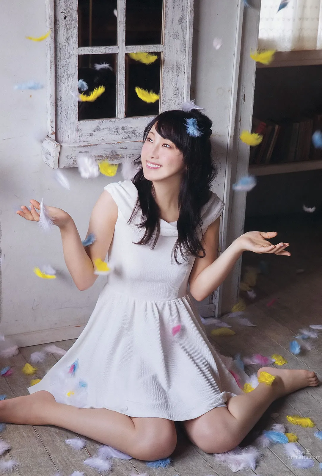 [Young Animal] 2014 No.19 20松井玲奈 石岡真衣 岸明日香 松川佑依子 緒川りお 湊莉久 9