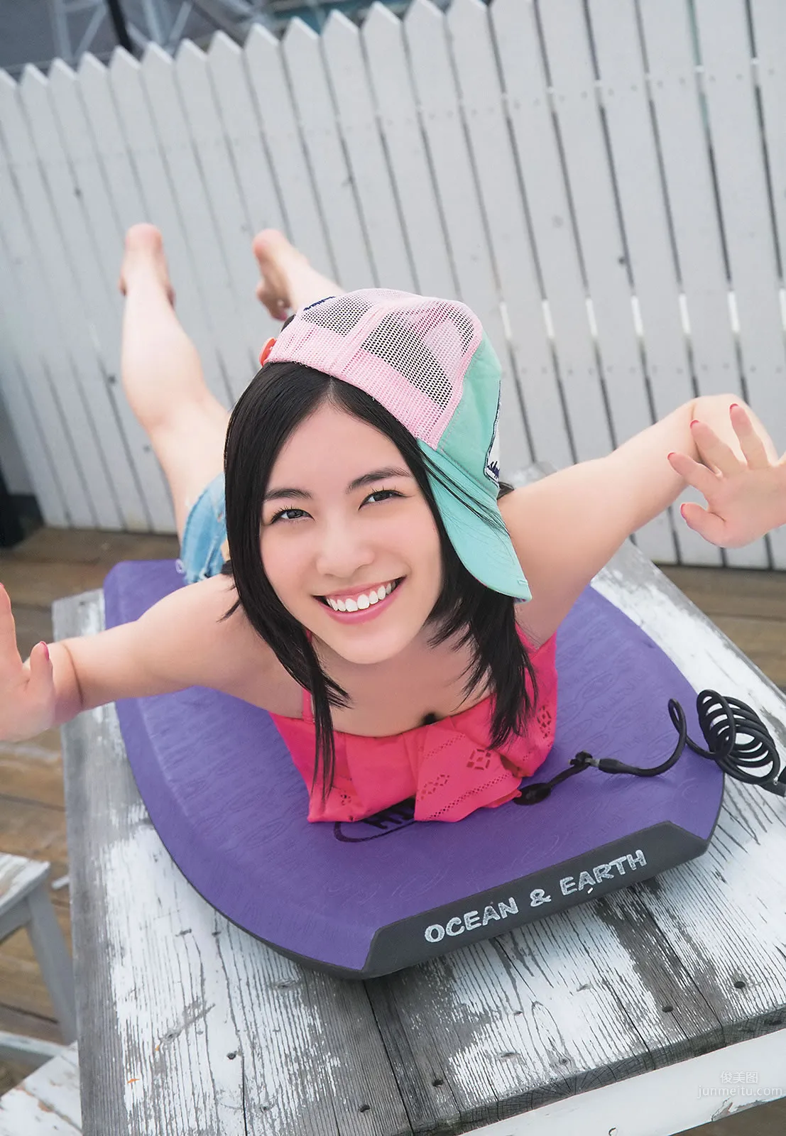 [Young Animal] 2014 No.15 16 橋本環奈 秋山美穂 松井珠理奈 二村春香 竹内舞 古畑奈和 松村香織 40