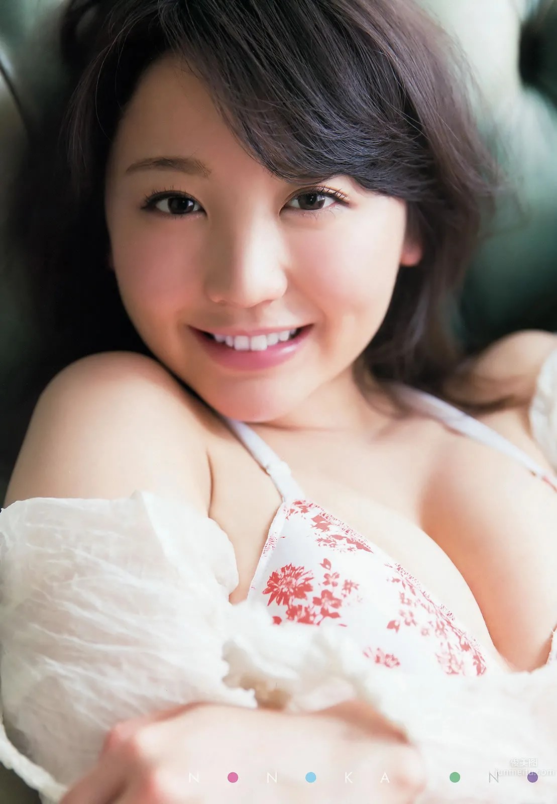 [Young Animal] 2015 No.10 11 宮脇咲良 兒玉遙 朝長美桜 松岡菜摘 穴井千尋 おのののか 羽宮千皓 15