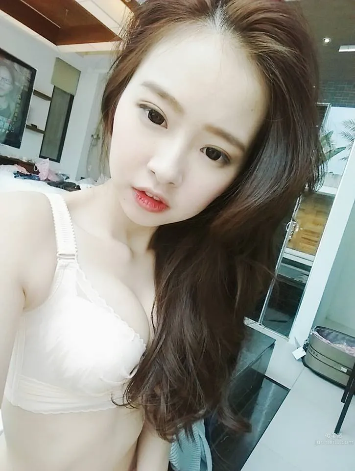 Hana Lin- 娃娃臉正妹可愛的外表有著驚人美胸 7