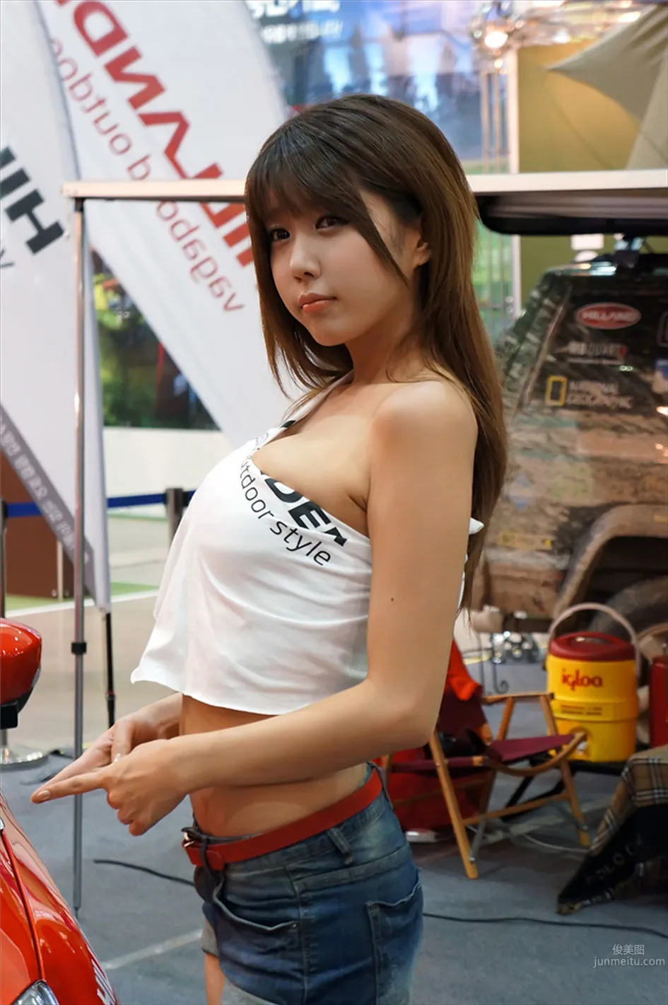韓國超級車模許允美美圖 69
