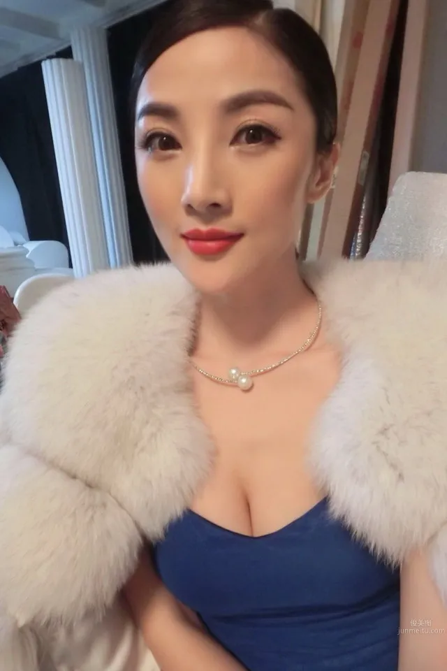 章佳怡- 新一代性感車模小天後 50