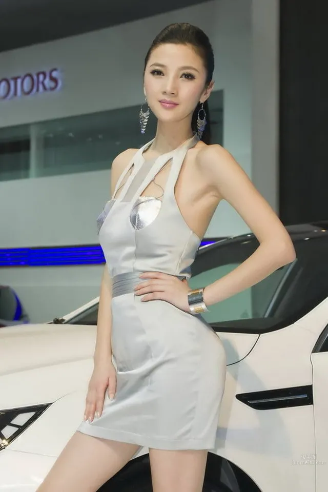 章佳怡- 新一代性感車模小天後 21
