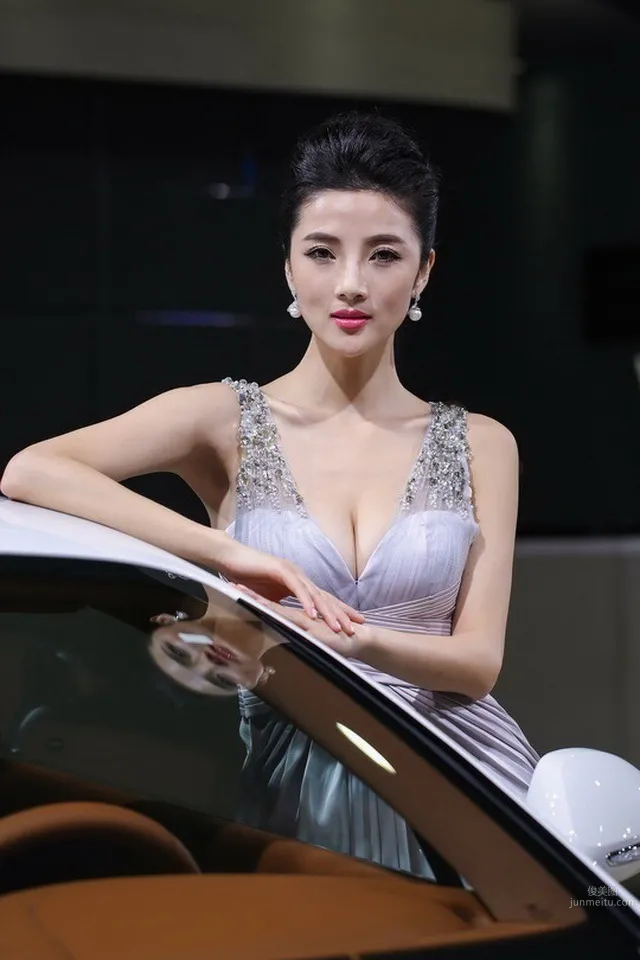 章佳怡- 新一代性感車模小天後 71