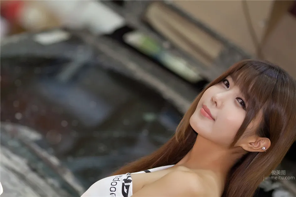 韓國超級車模許允美美圖 6