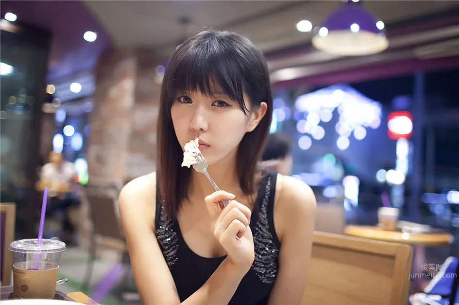 超甜美笑容韩国超模许允美性感图片_82