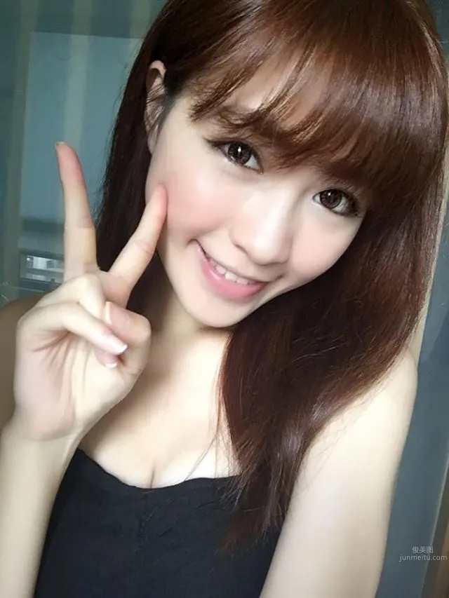 芬芬(張偉芬)- 超甜正妹睡前性感自拍 3