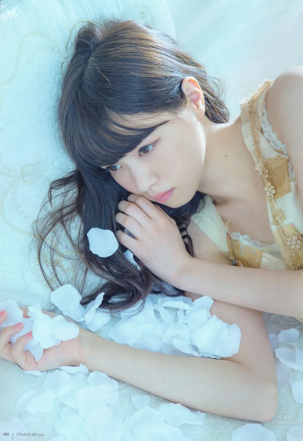 [UTB] 2015.05 西野七瀬 高柳明音 込山榛香 伊藤萬理華 鞘師裡保 鈴木愛理 岡井千聖 + 别冊付録 白石麻衣 中元日芽香 深川麻衣 和田まあやの 19
