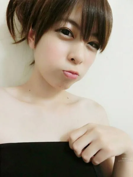 陳容梵- 膚白甜美正妹 6