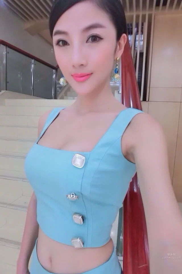 章佳怡- 新一代性感車模小天後 59