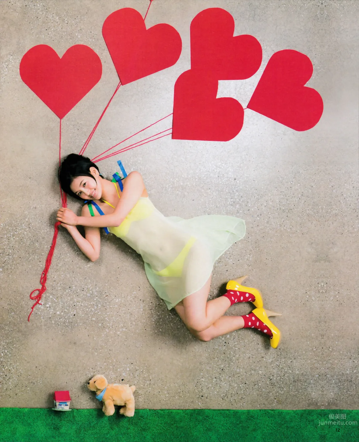 [Bomb Magazine] 2015.5 兒玉遙 宮脇咲良 朝長美桜 穴井千尋＆本村碧唯 植木南央 村重杏奈 藪下柊 太田夢莉 4