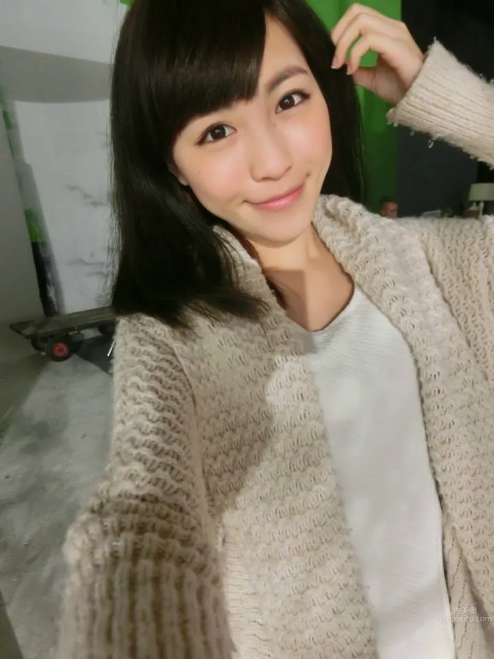 芬芬(張偉芬)- 超甜正妹睡前性感自拍 18