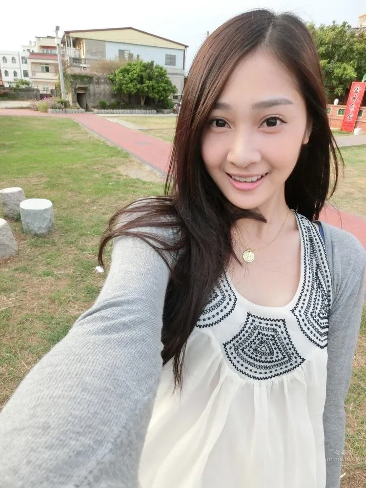 邱子芯- 甜美正妹的陽光笑容讓人融化惹 12