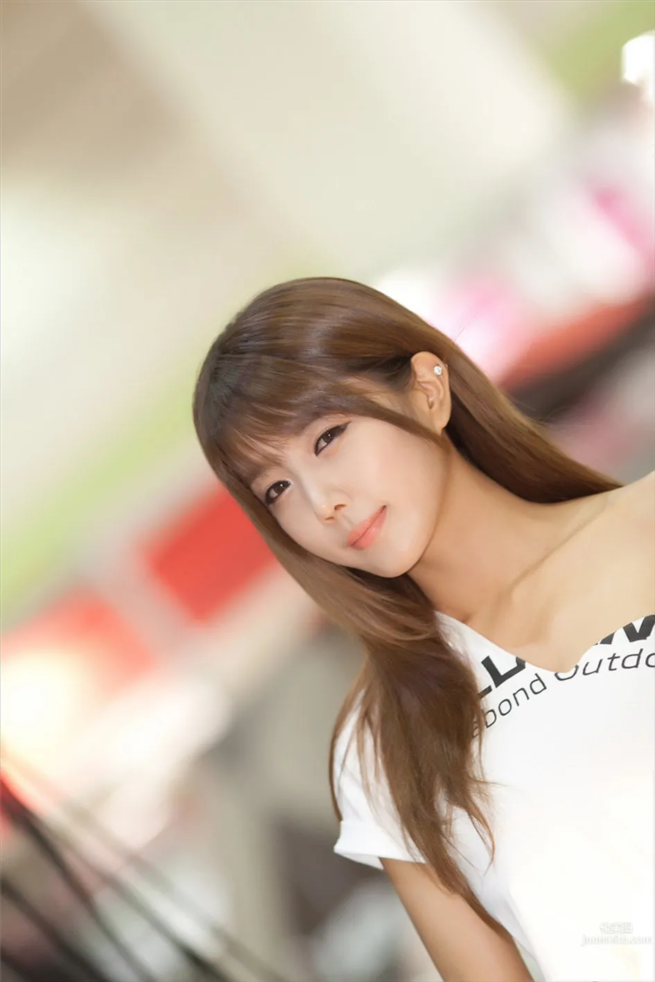 韓國超級車模許允美美圖 9