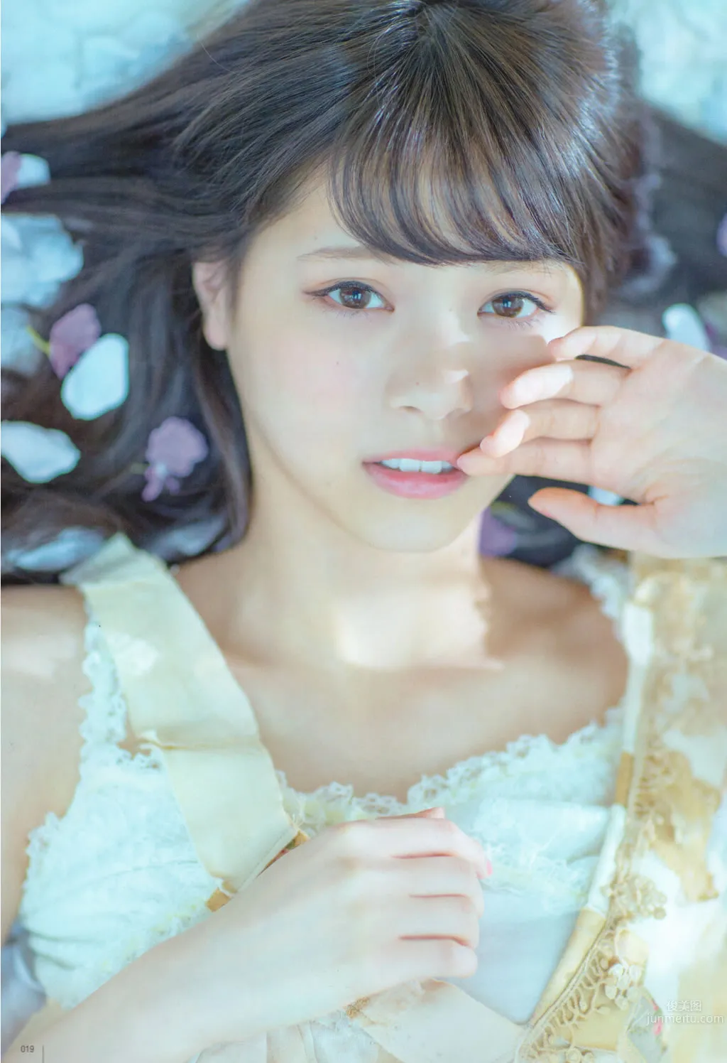[UTB] 2015.05 西野七瀬 高柳明音 込山榛香 伊藤萬理華 鞘師裡保 鈴木愛理 岡井千聖 + 别冊付録 白石麻衣 中元日芽香 深川麻衣 和田まあやの 9