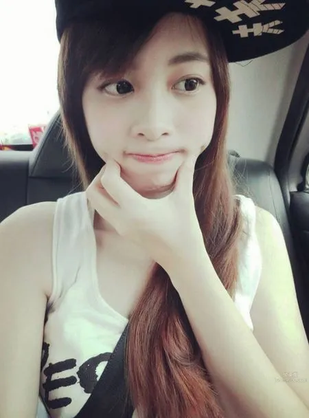 陳容梵- 膚白甜美正妹 5