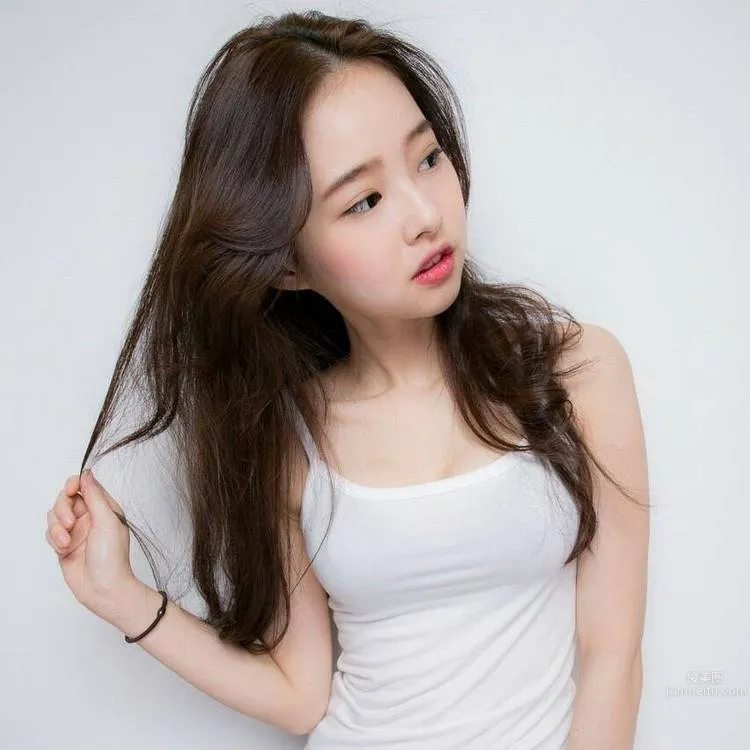 Hana Lin- 娃娃臉正妹可愛的外表有著驚人美胸 9
