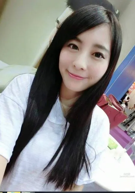 陳容梵- 膚白甜美正妹 9