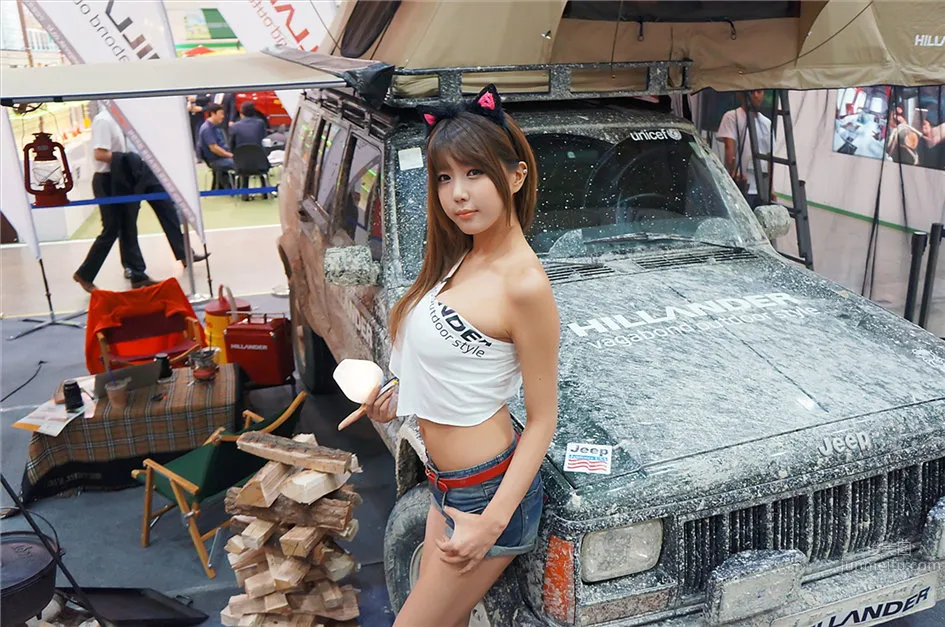 韓國超級車模許允美美圖 65