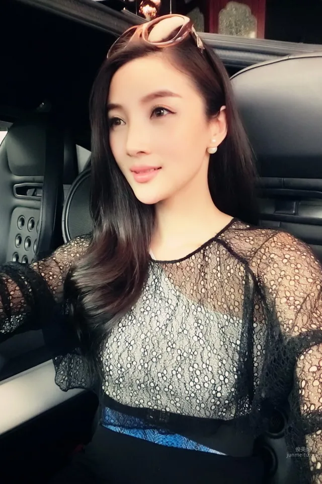 章佳怡- 新一代性感車模小天後 43