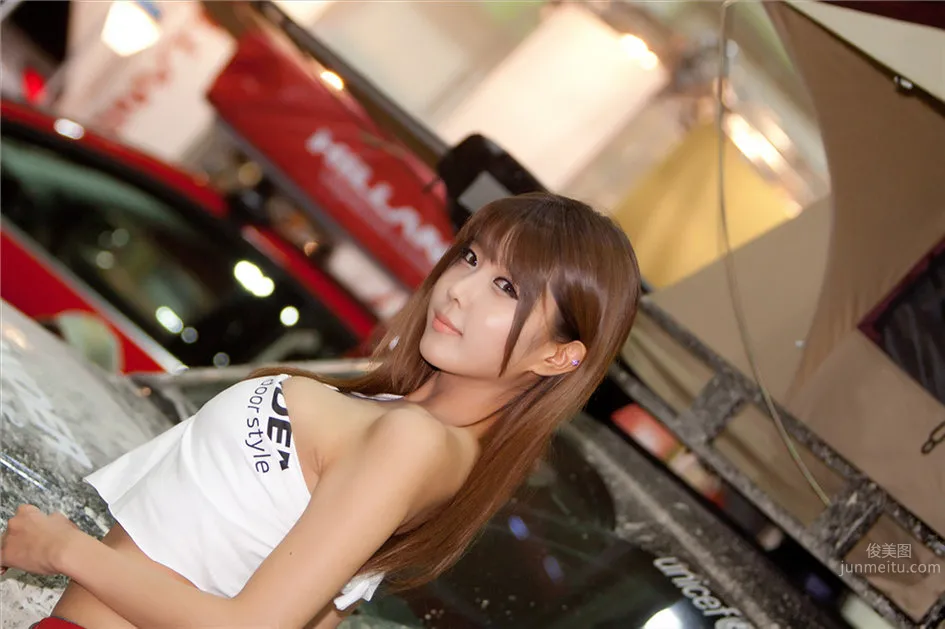 韓國超級車模許允美美圖 17