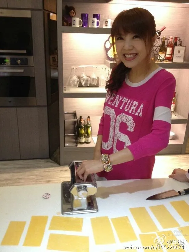 劉樂妍- 自豪咪咪是H罩杯 14