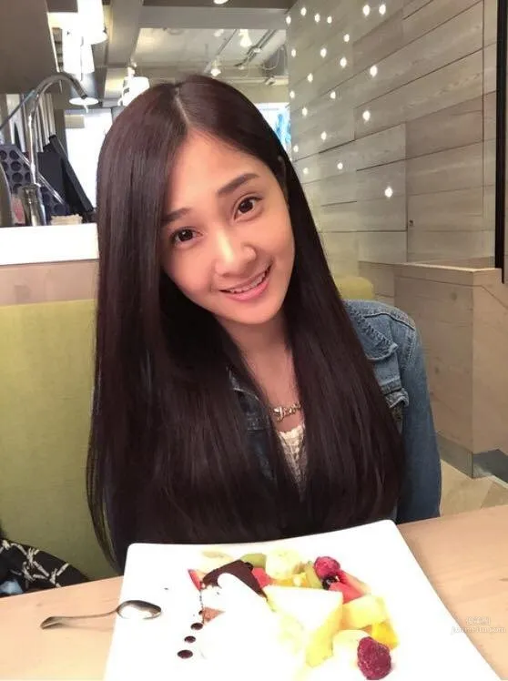 邱子芯- 甜美正妹的陽光笑容讓人融化惹 6