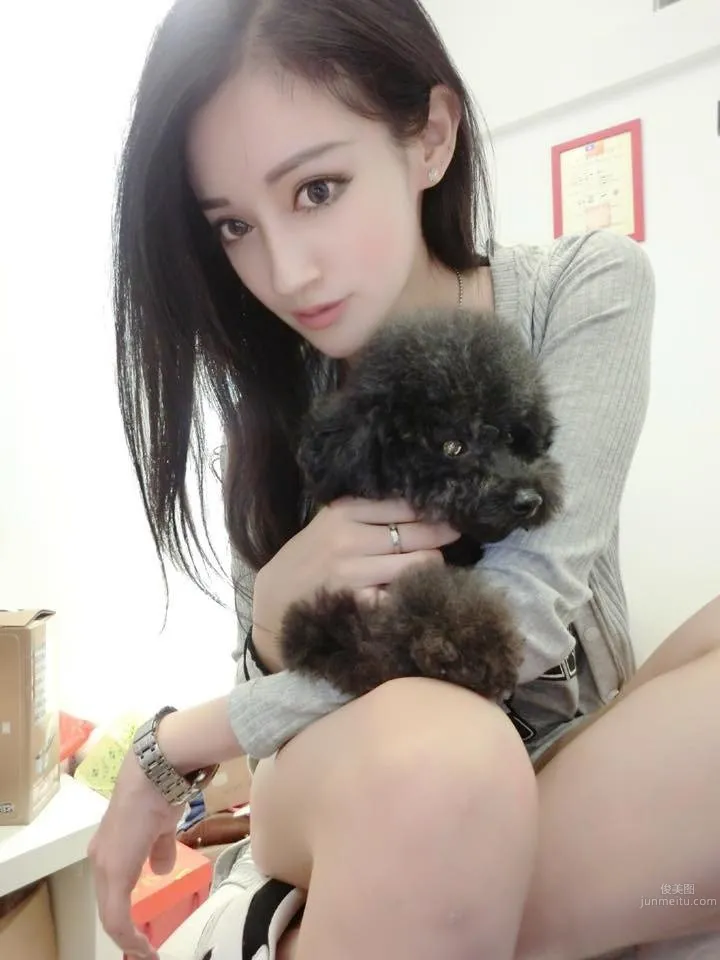 Avril艾葳(詹艾葳)- 腿长美胸私拍美照分享_14