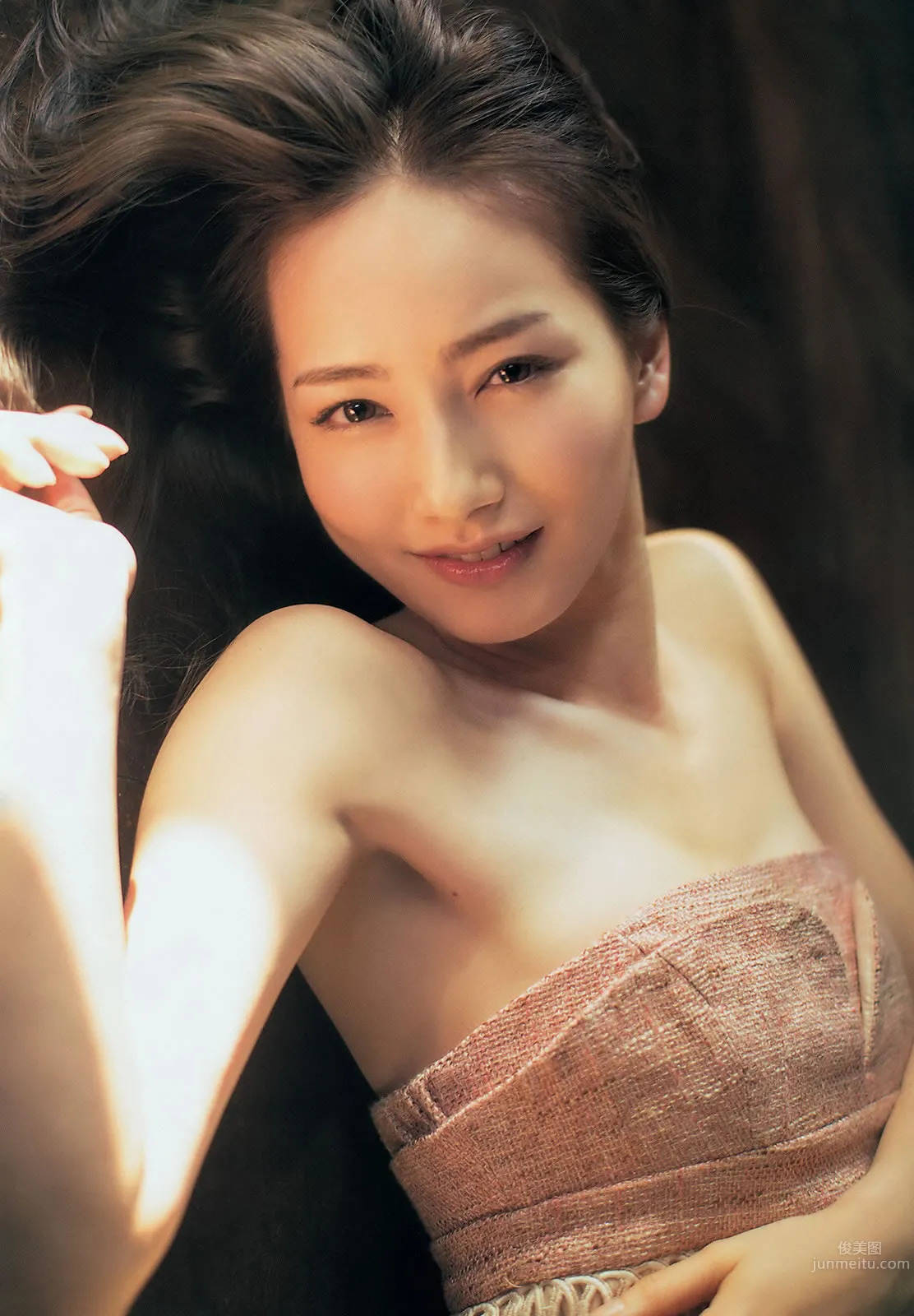 [Weekly Big Comic Spirits] 2014 No.07-10 玉木碧 安枝瞳 横山ルリカ 熊井友理奈 辻元舞_18