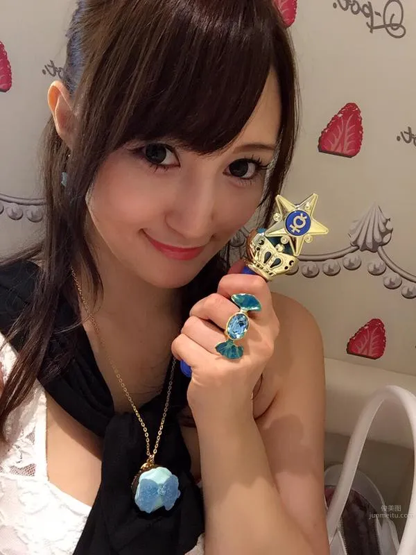 今井美空(中山理莉)- 俏皮美豔私房照 17