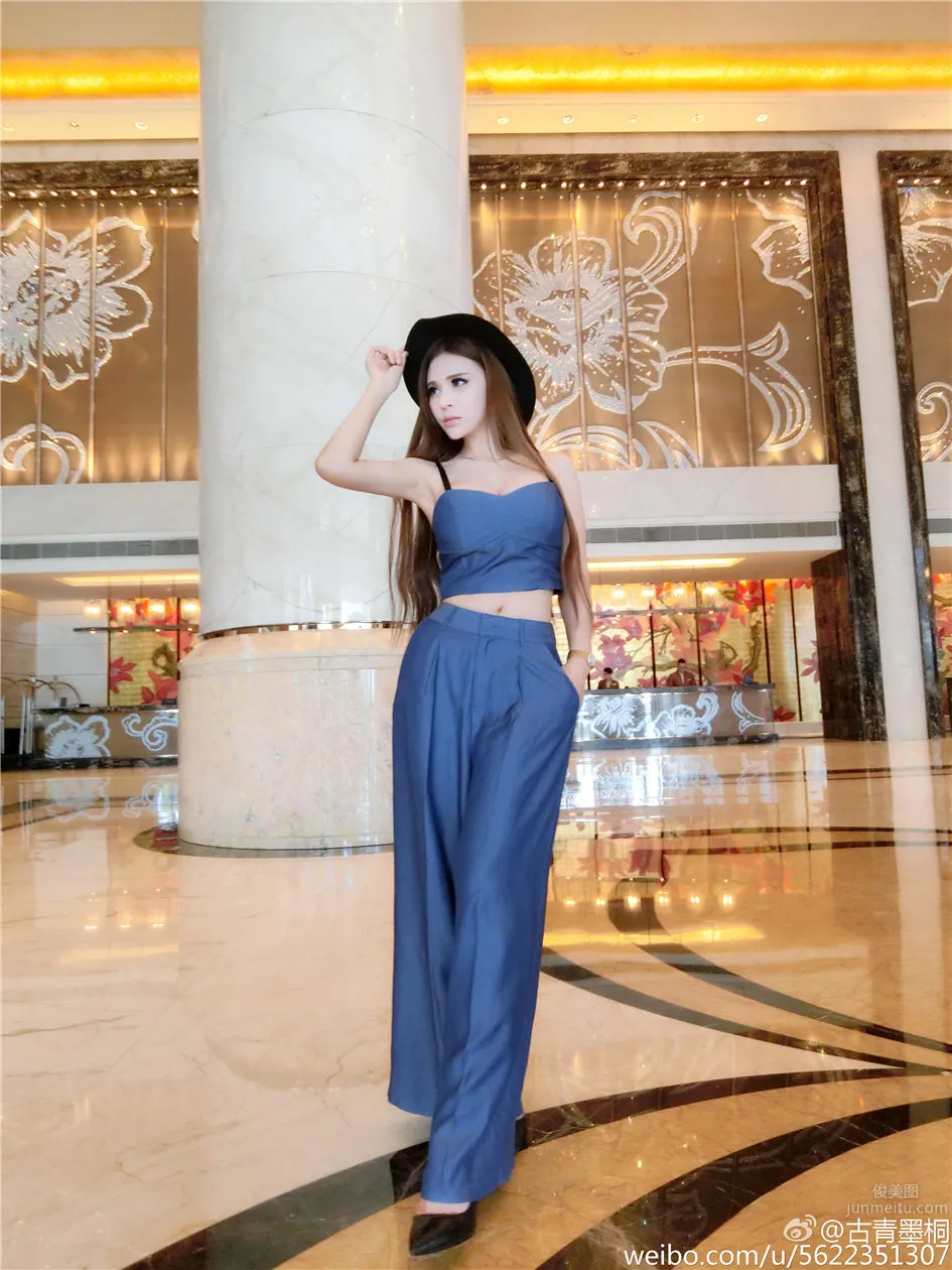 蘇夏妞妞- 性感美女微博工作自拍圖集 9
