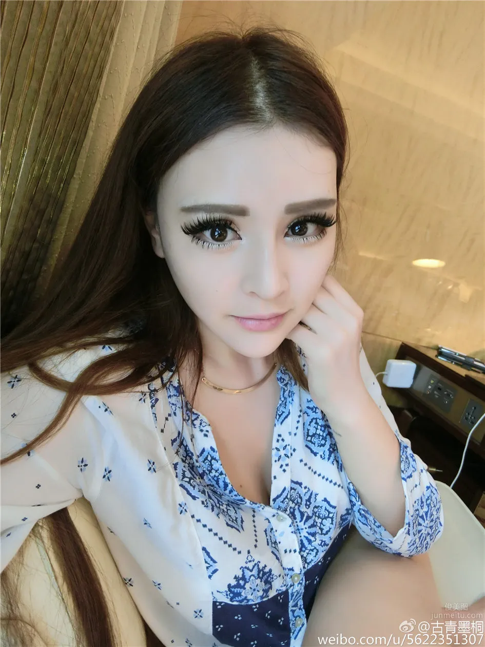 蘇夏妞妞- 性感美女微博工作自拍圖集 11