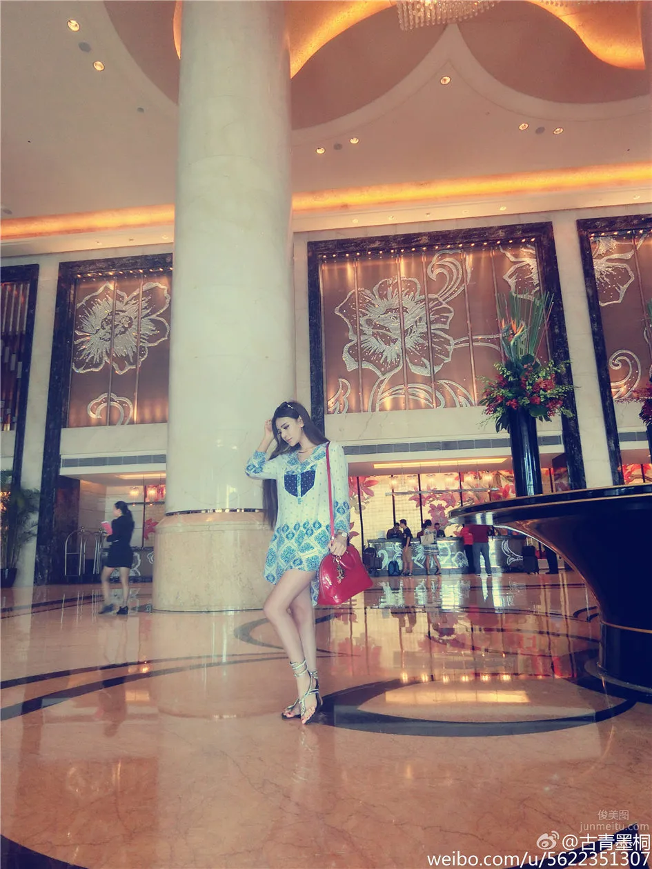 蘇夏妞妞- 性感美女微博工作自拍圖集 23