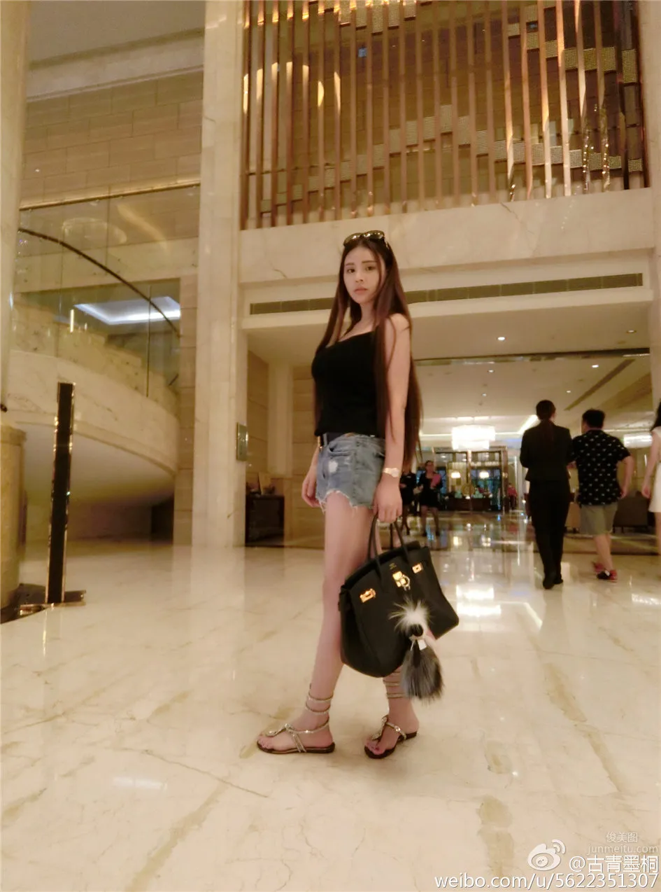 蘇夏妞妞- 性感美女微博工作自拍圖集 13