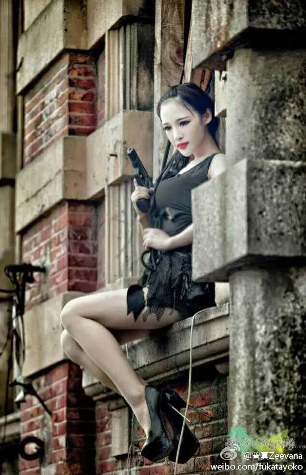 曾真Zeevana- G奶女神性感寫真圖片 11
