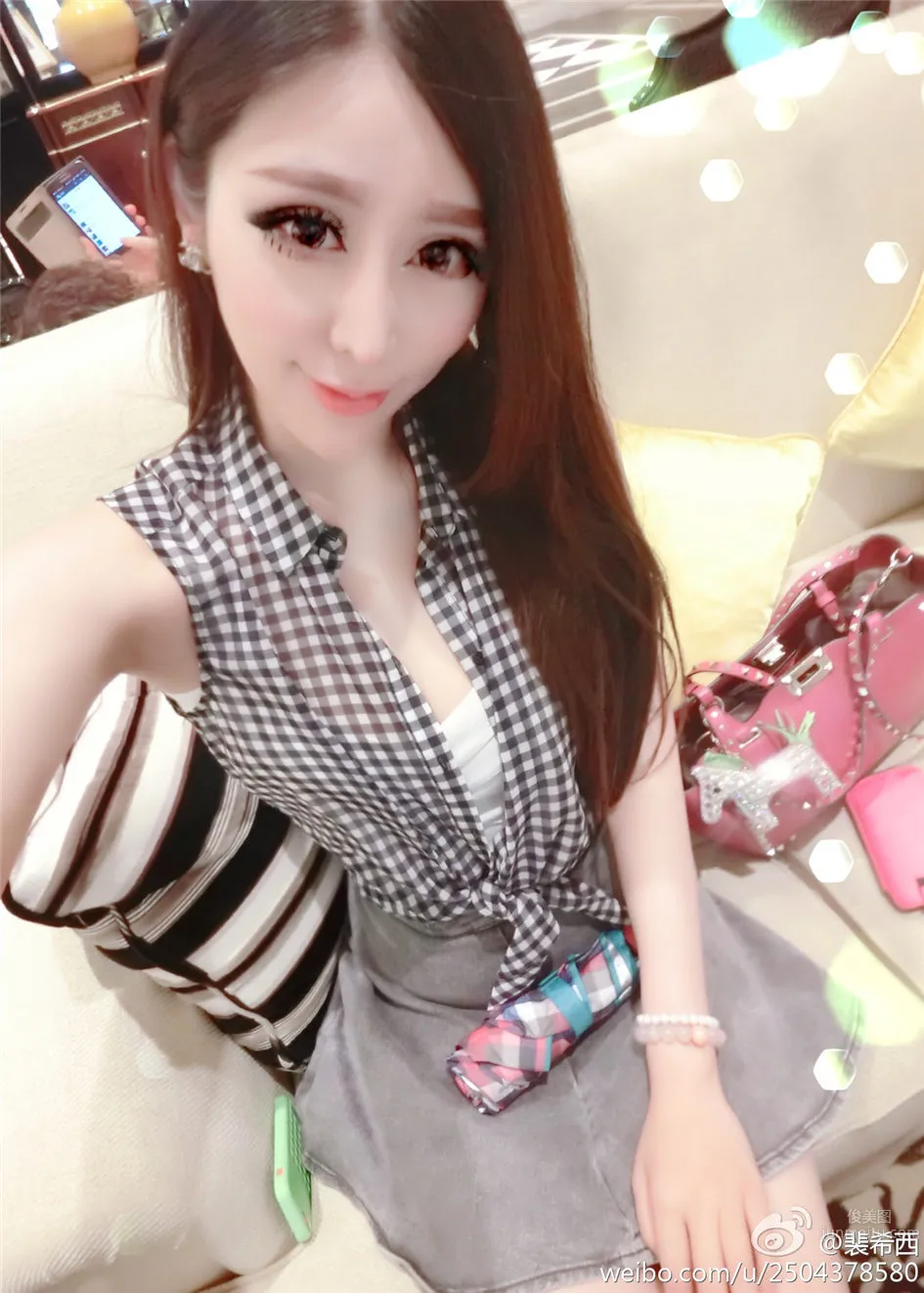 裴希西- 性感小美女酥胸自拍圖片 23