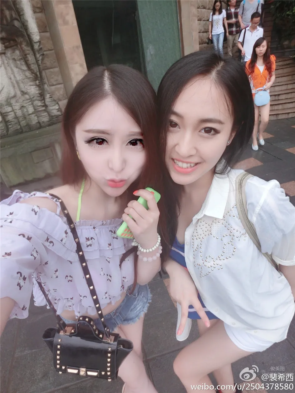 裴希西- 性感小美女酥胸自拍圖片 27