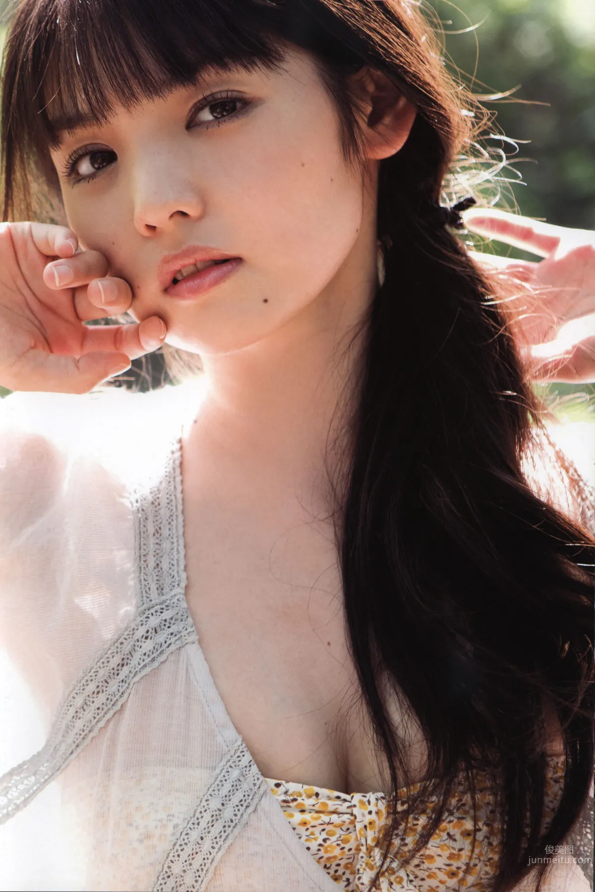 道重さゆみ- 『 Blue Rose 』写真集_23