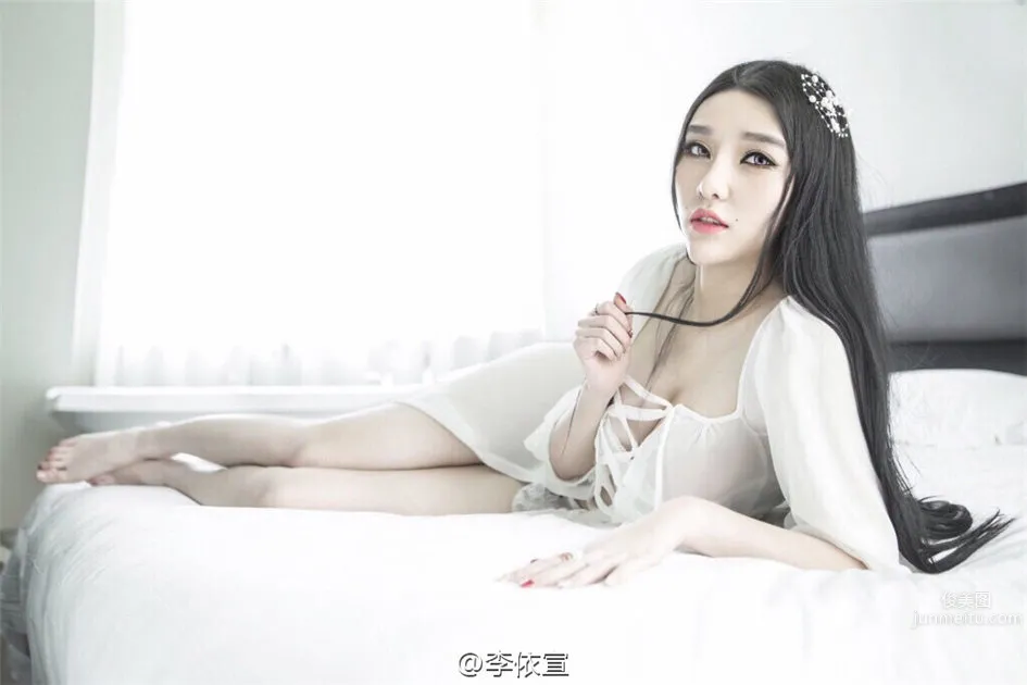 李依宣- 性感嫩模私密自拍圖片 24