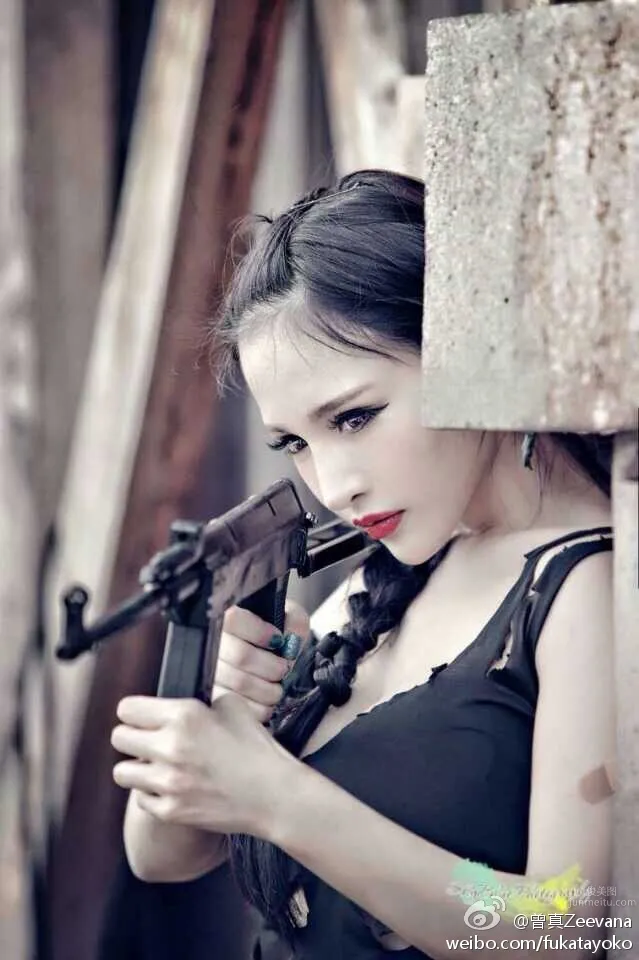 曾真Zeevana- G奶女神性感寫真圖片 12