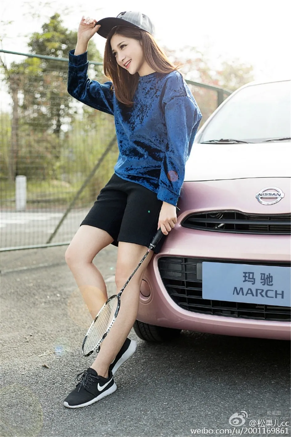 松果兒- 性感車模盡展美胸好身材 9