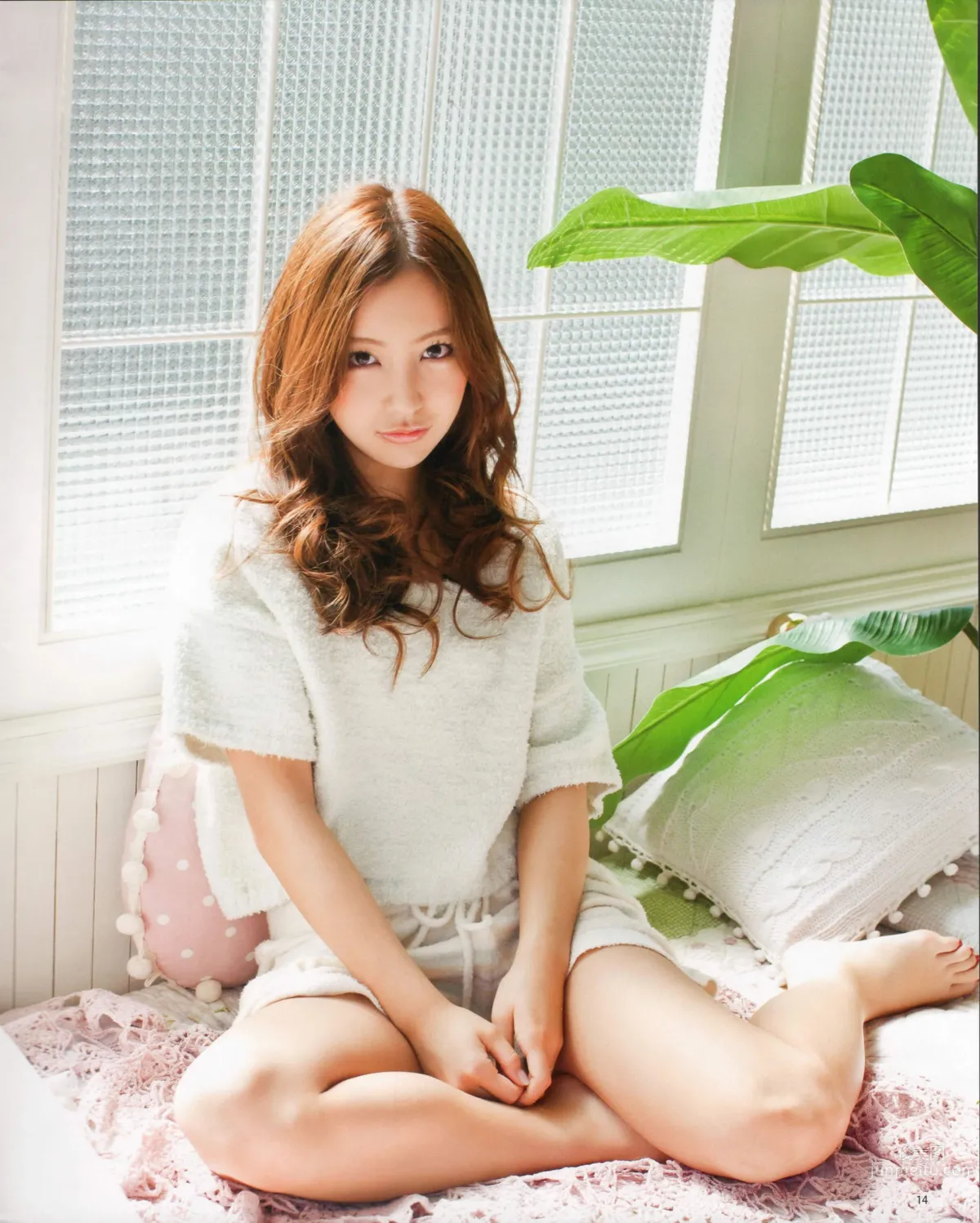 [Bomb Magazine] 2012 No.04 板野友美 松井咲子 佐藤すみれ DiVA 石原里美 中村靜香 篠崎愛 佐佐木優佳里_11