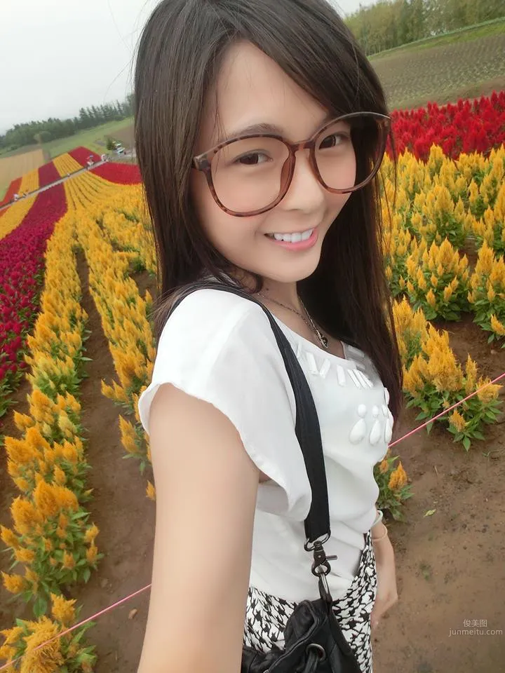 黃沐妍(小豬)- 比基尼大秀養眼美胸超搶鏡! 17