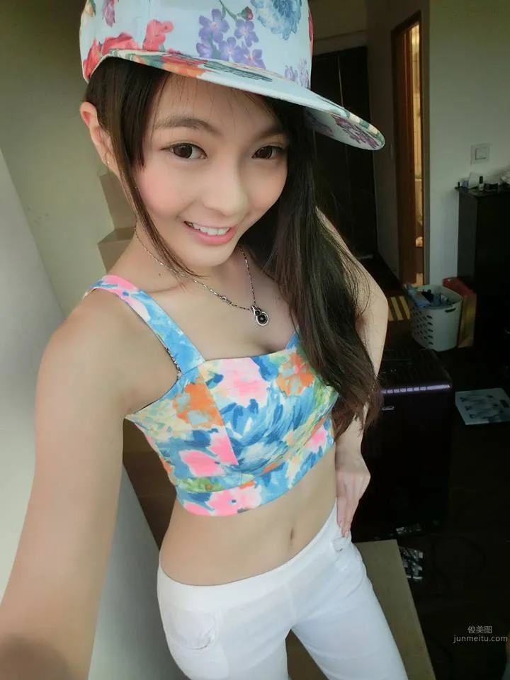 黃沐妍(小豬)- 比基尼大秀養眼美胸超搶鏡! 8