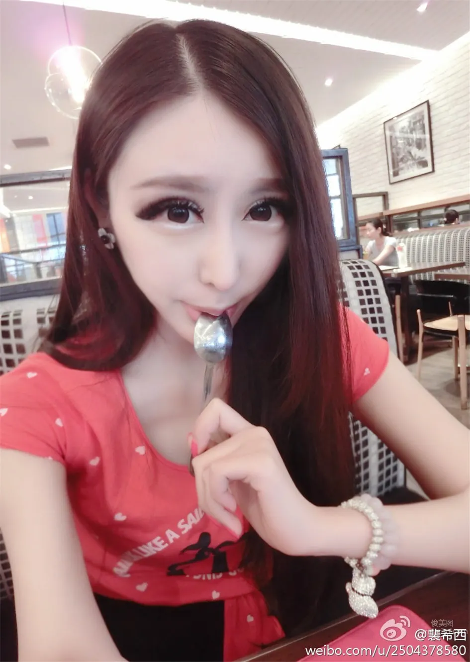 裴希西- 性感小美女酥胸自拍图片_1