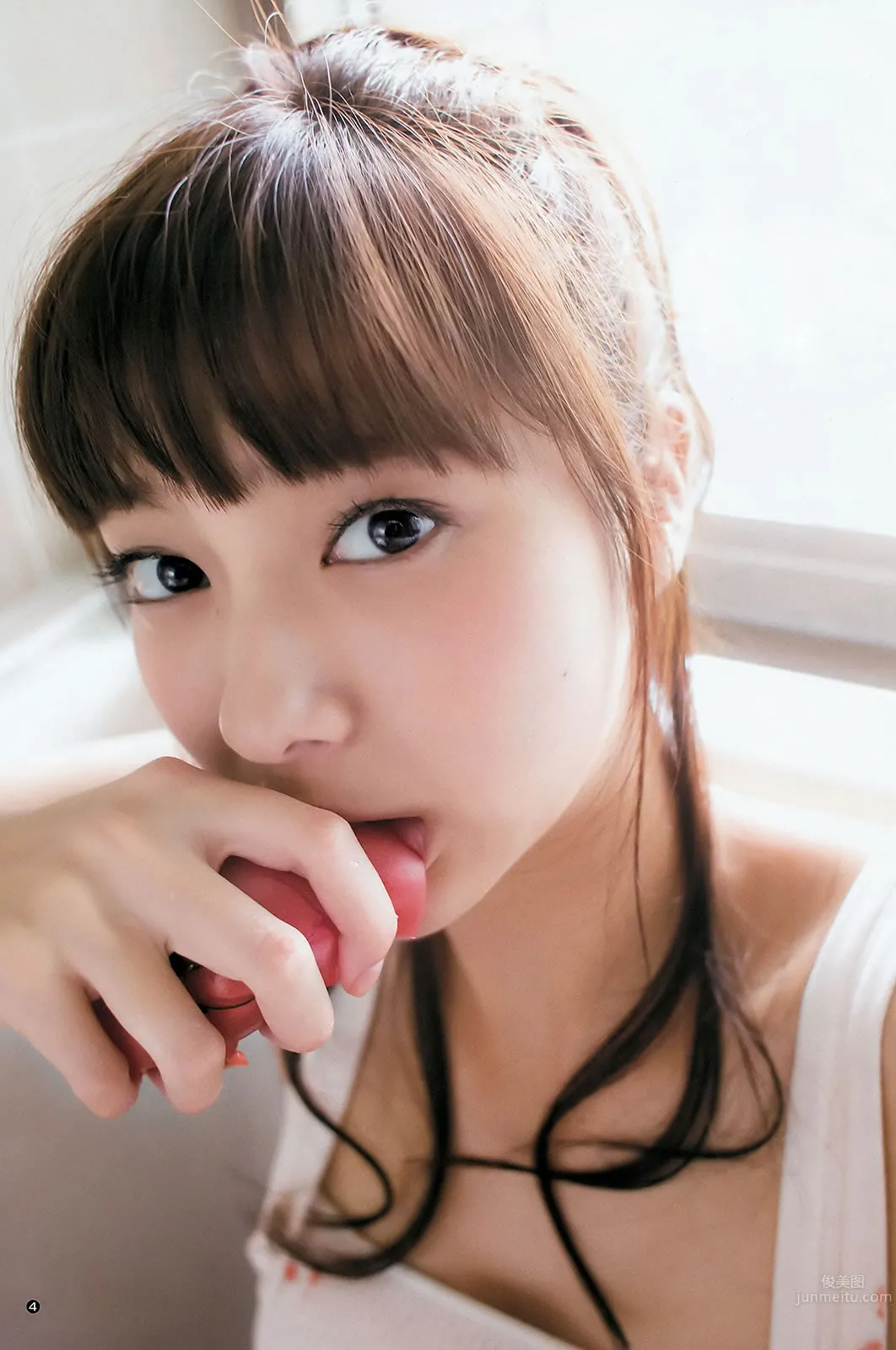 [Weekly Young Jump] 2015 No.33-34 須藤凜々花 山本彩 渡辺美優紀 石川恋 新川優愛 生駒里奈 [23P]_8