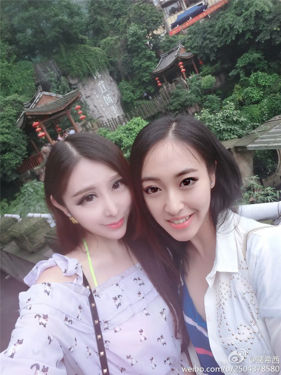 裴希西- 性感小美女酥胸自拍圖片 28